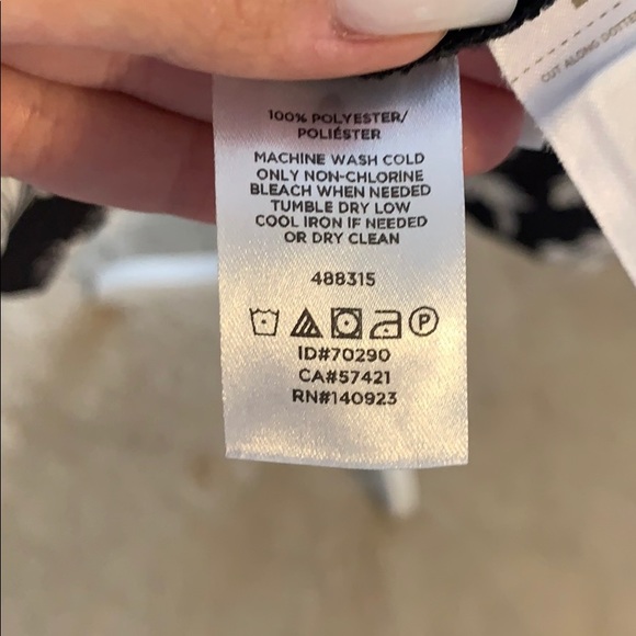 Patterned Wrap Dress - Picture 5 of 6